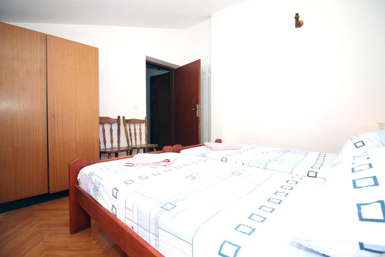 Charming Apartment In Tisno With 2 Bedrooms And Air Conditioning ภายนอก รูปภาพ