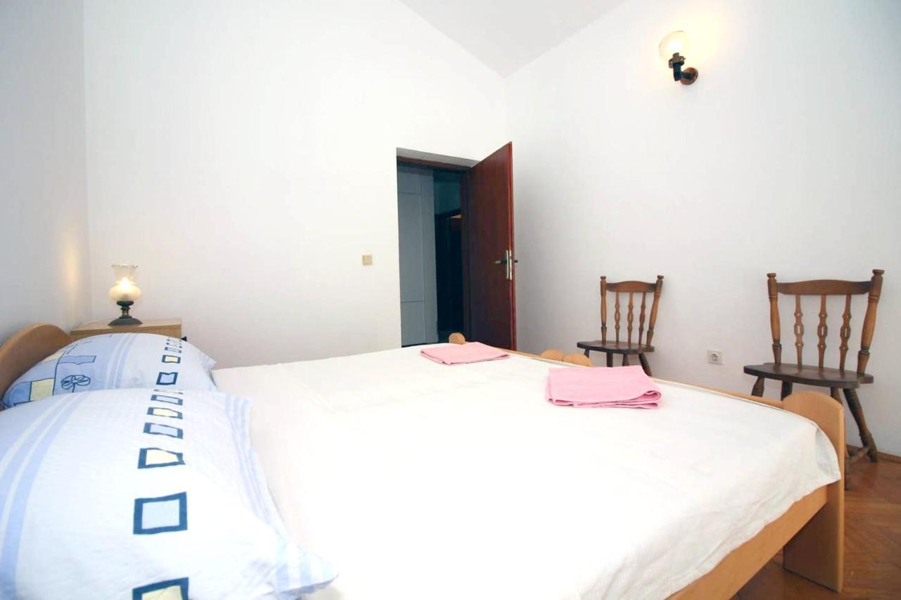Charming Apartment In Tisno With 2 Bedrooms And Air Conditioning ภายนอก รูปภาพ